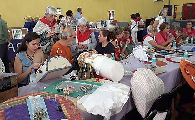 Participantes en el segundo Encuentro de Bolillos.