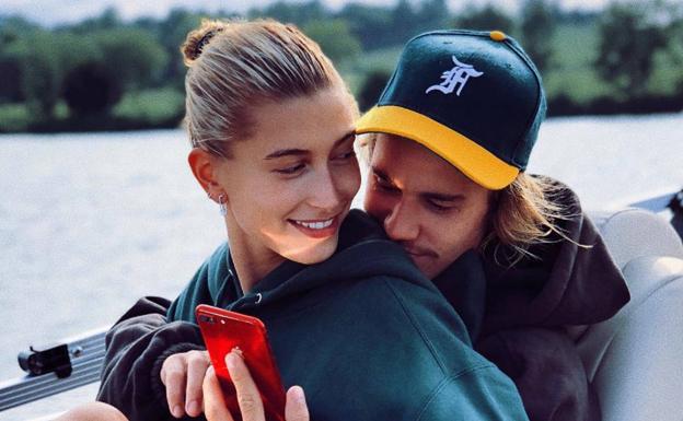 Hailey Baldwin y Justin Bieber. 