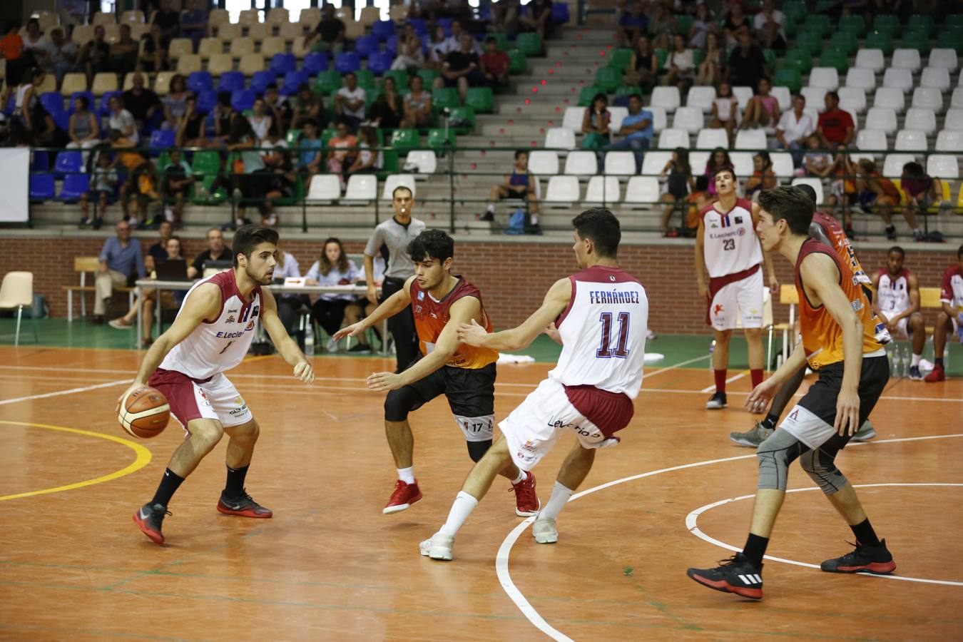 El equipo salmantino se impone en un igualado encuentro al Agustinos Eras de León (79-73)