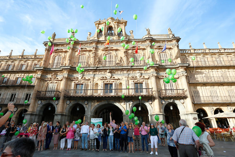 Fotos: Suelta de globos de AFA Salamanca por el Día Mundial del Alzheimer