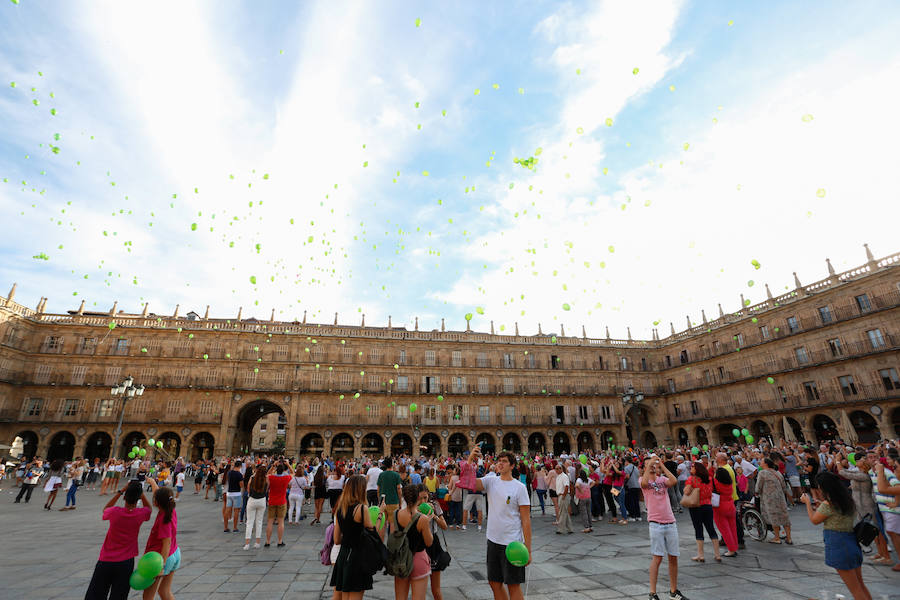 Fotos: Suelta de globos de AFA Salamanca por el Día Mundial del Alzheimer