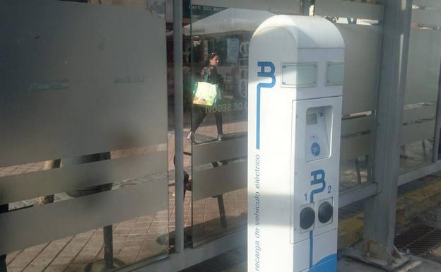 Punto de recarga en la estación de autobuses de Segovia.