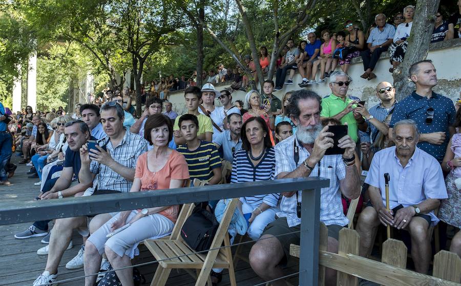 Fotos: Recreación de la inmersión de un buzo en 1602 en Valladolid