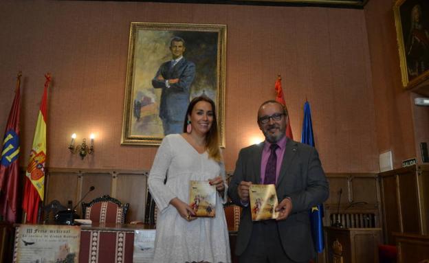 Azahara Martín y José Prieto durante la presentación de la feria.