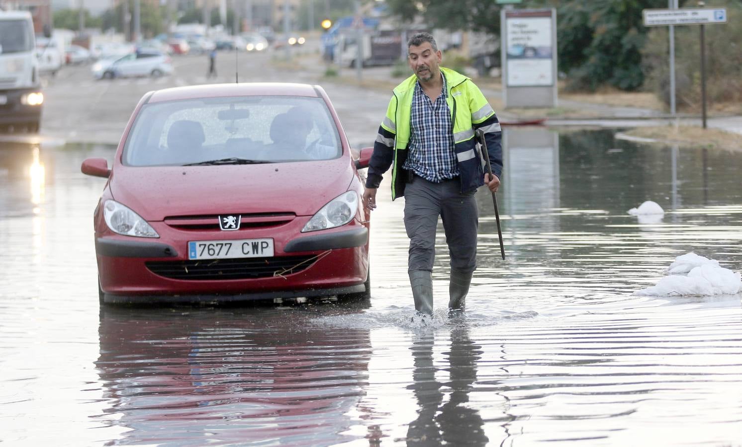 Fotos: La tormenta provoca inundaciones en el polígono de San Cristóbal de Valladolid