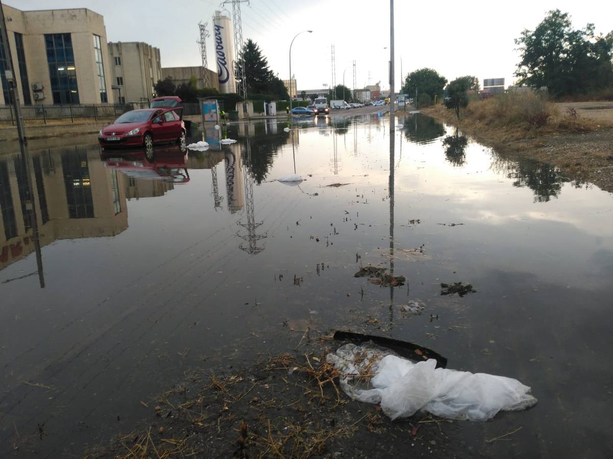 Fotos: La tormenta provoca inundaciones en el polígono de San Cristóbal de Valladolid