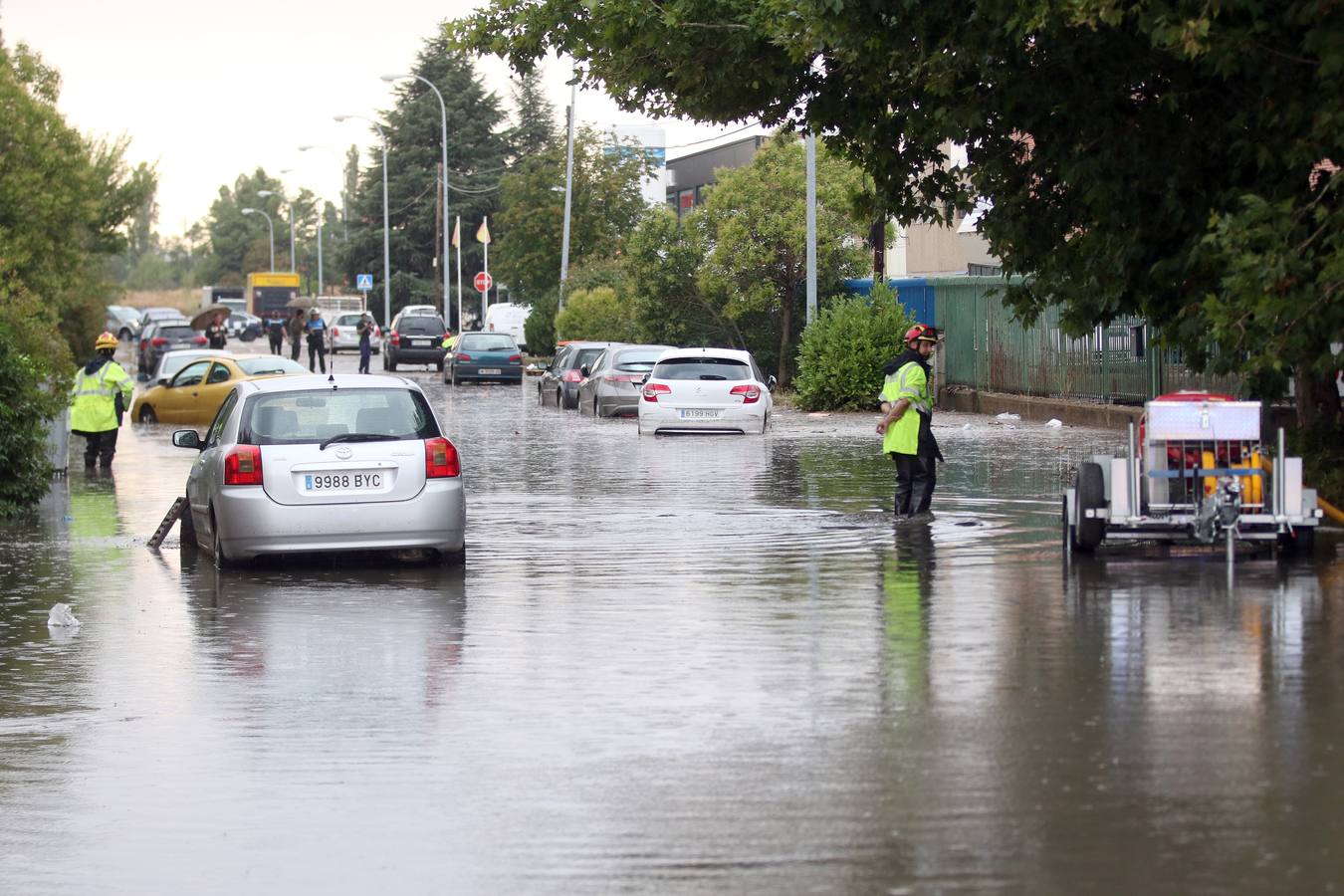Fotos: La tormenta provoca inundaciones en el polígono de San Cristóbal de Valladolid