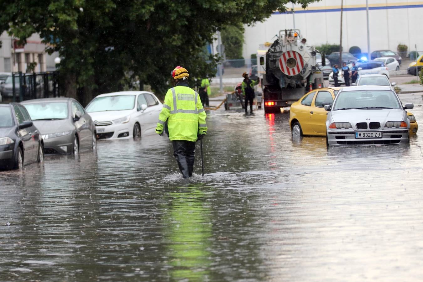 Fotos: La tormenta provoca inundaciones en el polígono de San Cristóbal de Valladolid