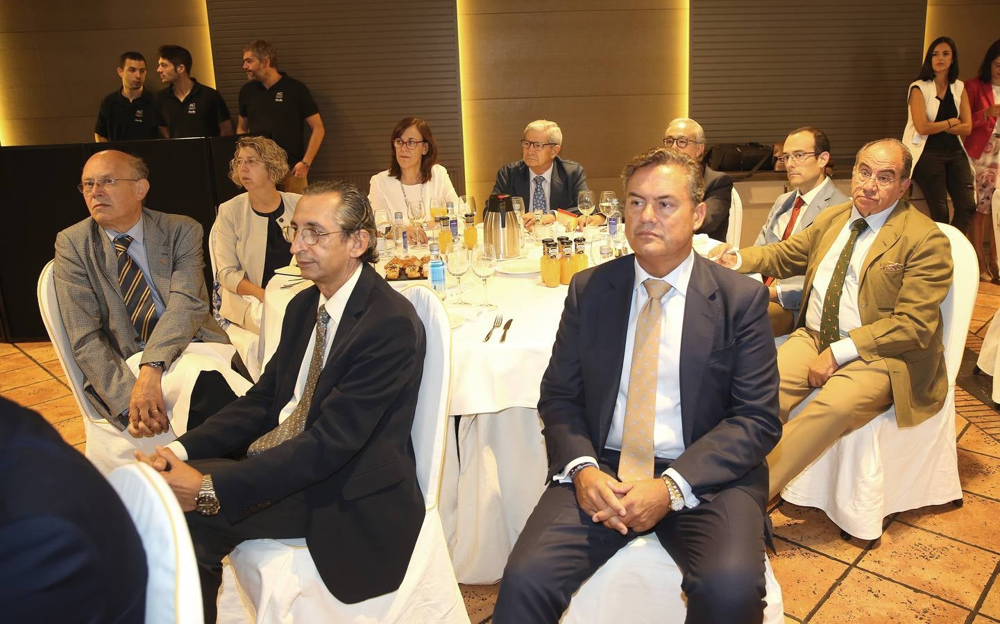 El presidente de Confederación Española de la Pequeña y Mediana Empresa (Cepyme) y candidato a la presidencia de la CEOE, ha asegurado en el foro que su gran preocupación a la hora de sumir las nuevas funciones, será «la puesta en valor de la figura del empresario, que no es emprendedor, ni autónomo. Es empresario»