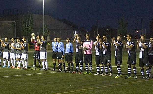 Los jugadores de Unionistas y la Cultural en el I Memorial UDS que se jugó en el año 2014. 
