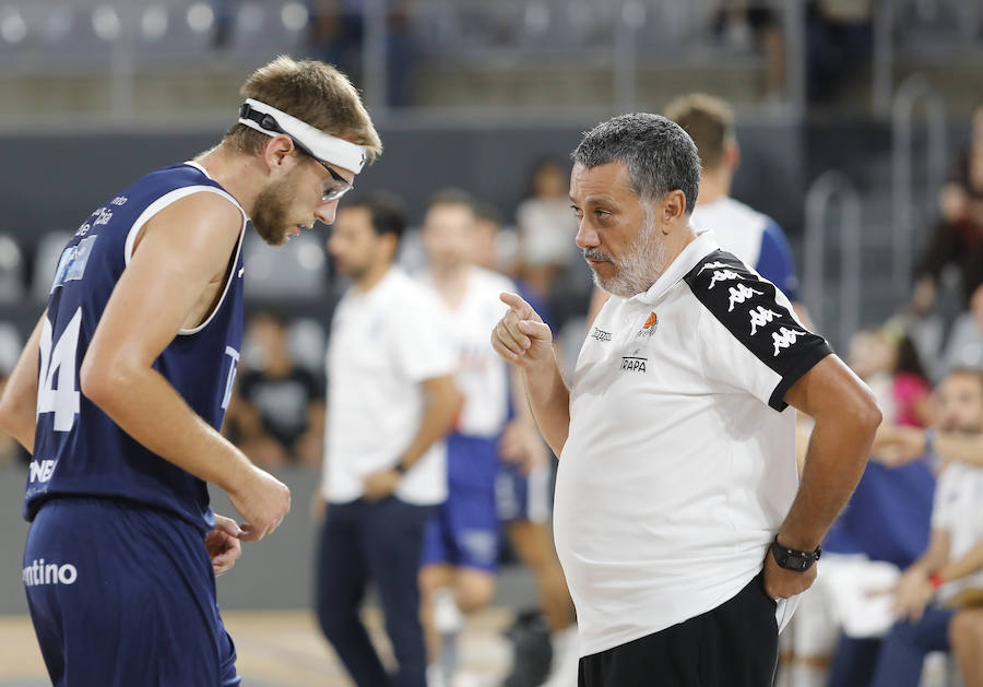 Fotos: Chocolates Trapa Palencia XX-XX Melilla Baloncesto