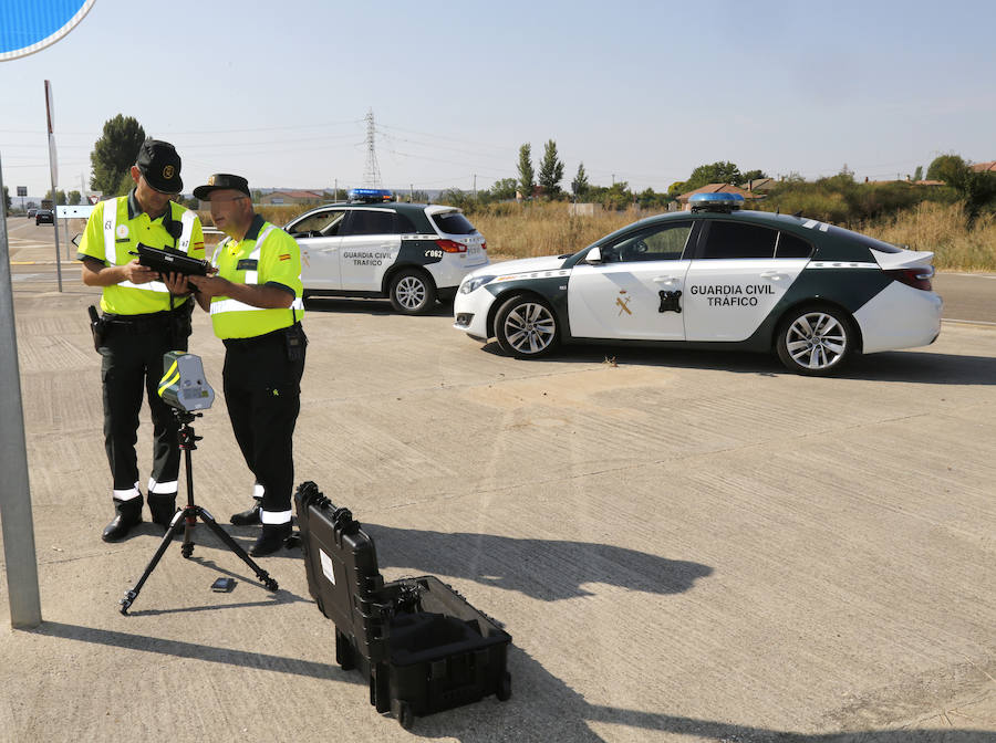 Fotos: Velolaser nuevo Radar para las carreteras Palentinas