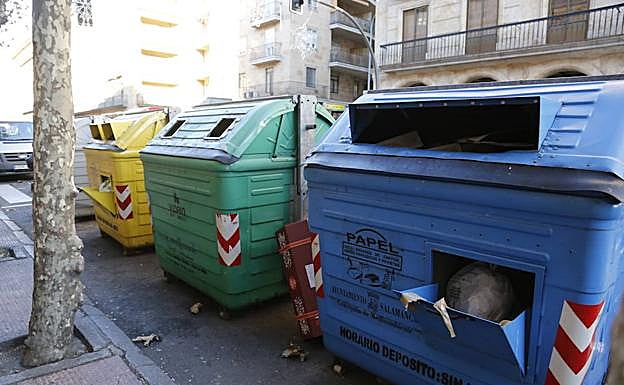 Contenedores en una zona de la capital. 
