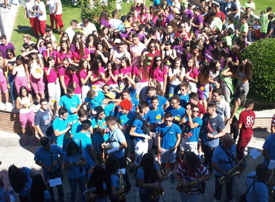 Fotos: Olmedo inicia sus fiestas con un multitudinario chupinazo