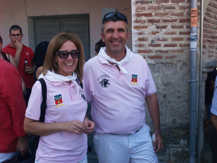 Fotos: Olmedo inicia sus fiestas con un multitudinario chupinazo