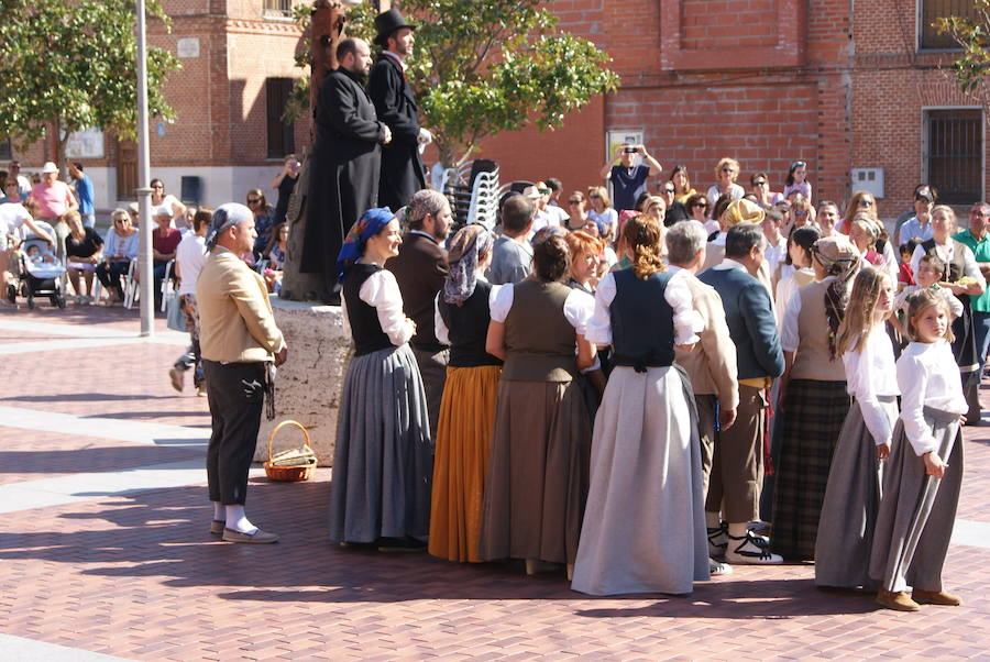 El municipio celebra paralelamente a la recreación del hecho histórico la IV Fiesta de la Vendimia y la II Feria de Oficios Artesanos en torno al vino