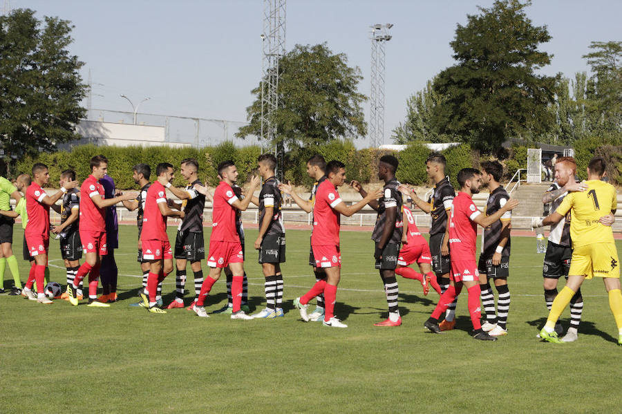 Fotos: Unionistas cae por la mínima ante la Cultural Leonesa (0-1)