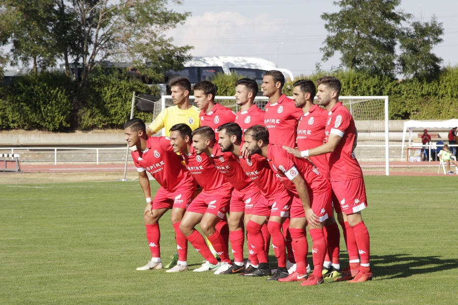 Fotos: Unionistas cae por la mínima ante la Cultural Leonesa (0-1)