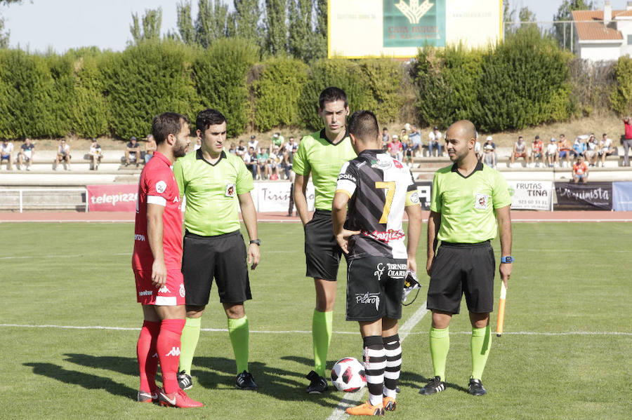 Fotos: Unionistas cae por la mínima ante la Cultural Leonesa (0-1)