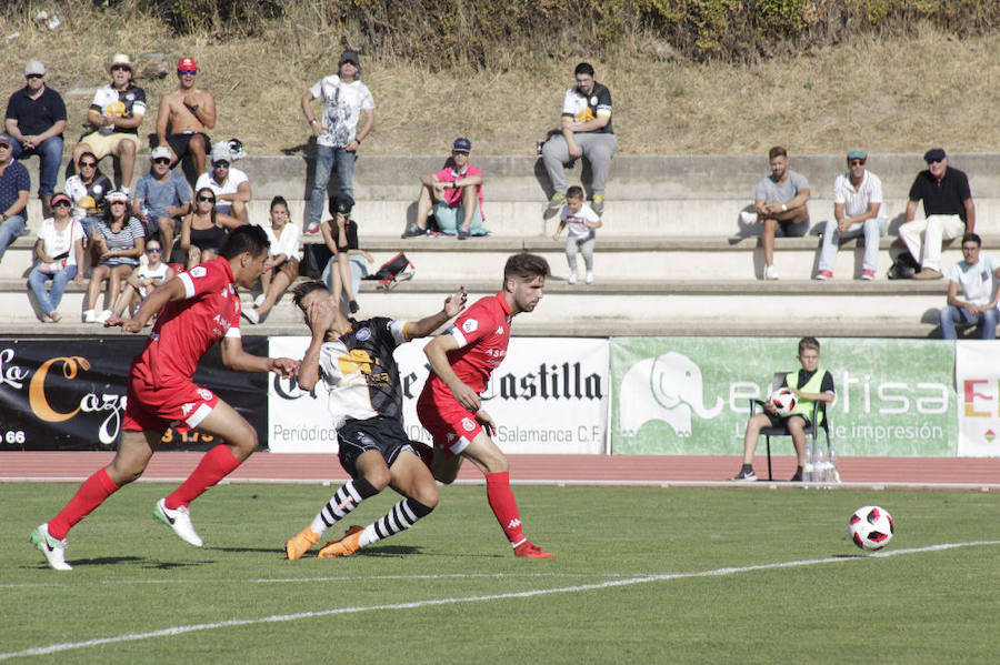 Fotos: Unionistas cae por la mínima ante la Cultural Leonesa (0-1)