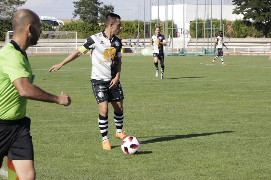 Fotos: Unionistas cae por la mínima ante la Cultural Leonesa (0-1)
