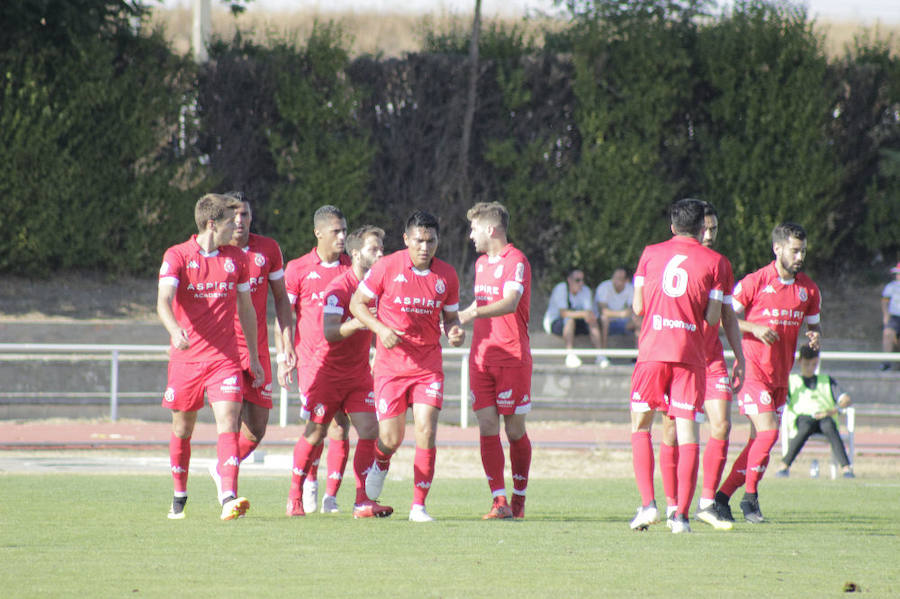 Fotos: Unionistas cae por la mínima ante la Cultural Leonesa (0-1)