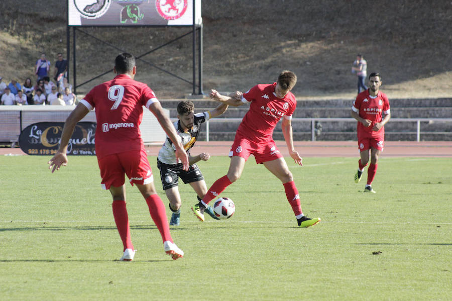 Fotos: Unionistas cae por la mínima ante la Cultural Leonesa (0-1)