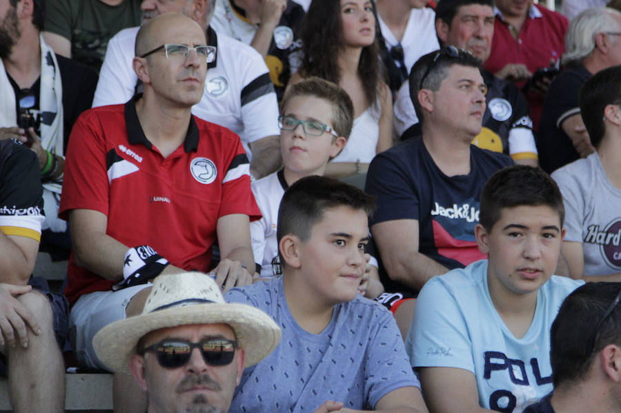 Fotos: Unionistas cae por la mínima ante la Cultural Leonesa (0-1)