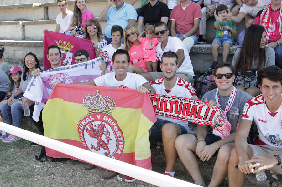 Fotos: Unionistas cae por la mínima ante la Cultural Leonesa (0-1)