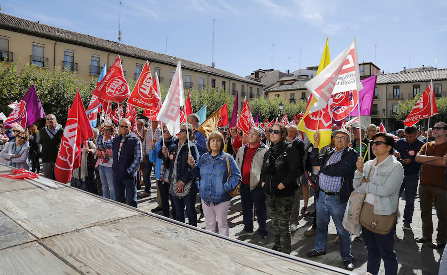 Fotos: Los pensionistas se manifiestan en Palencia