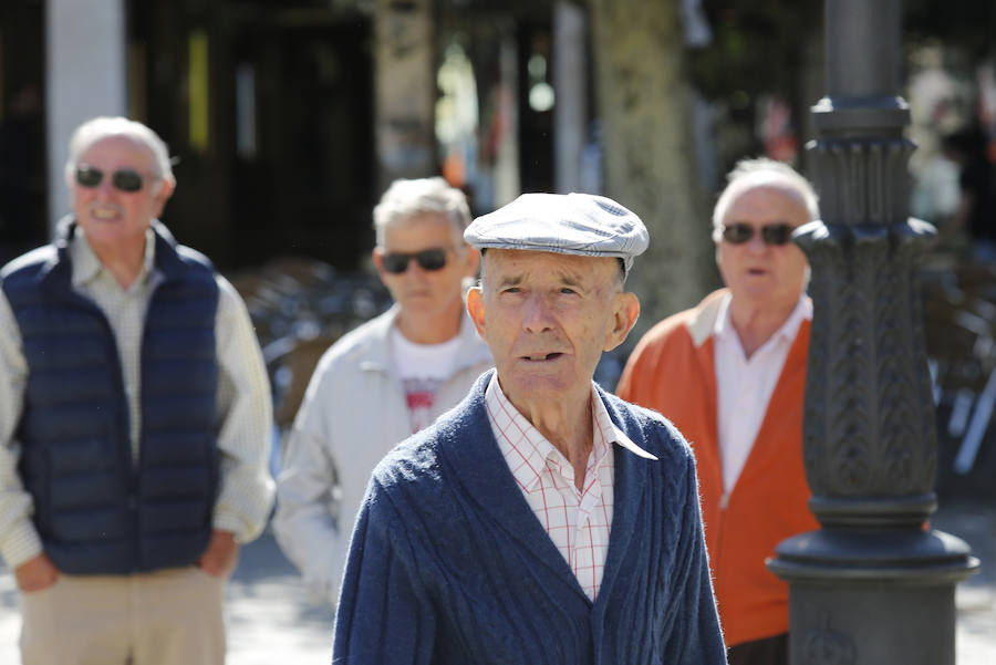 Fotos: Los pensionistas se manifiestan en Palencia
