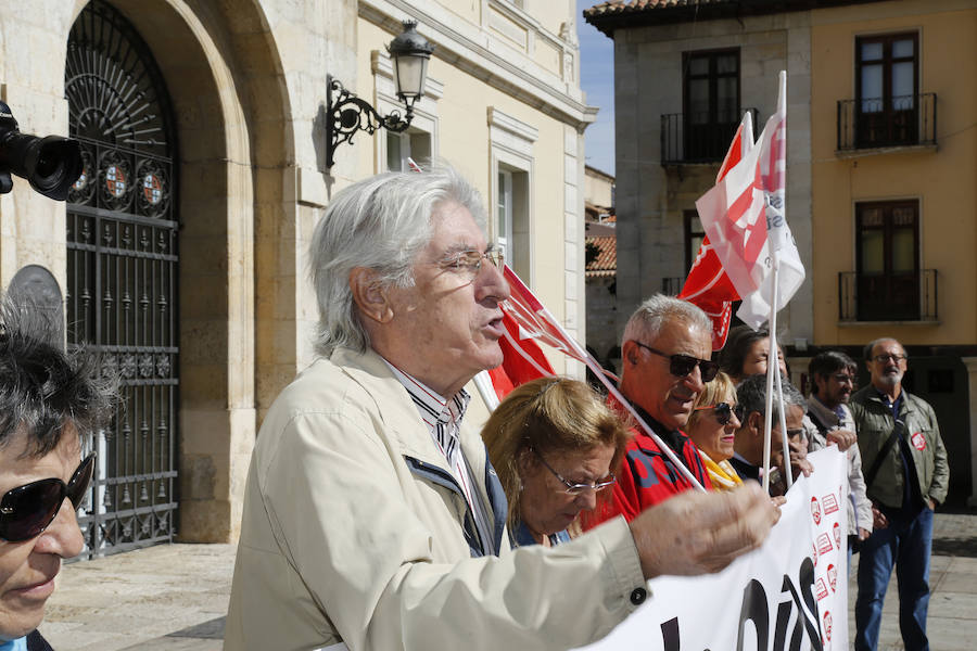 Fotos: Los pensionistas se manifiestan en Palencia