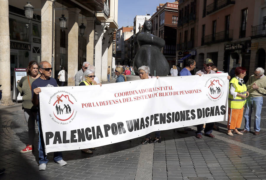 Fotos: Los pensionistas se manifiestan en Palencia