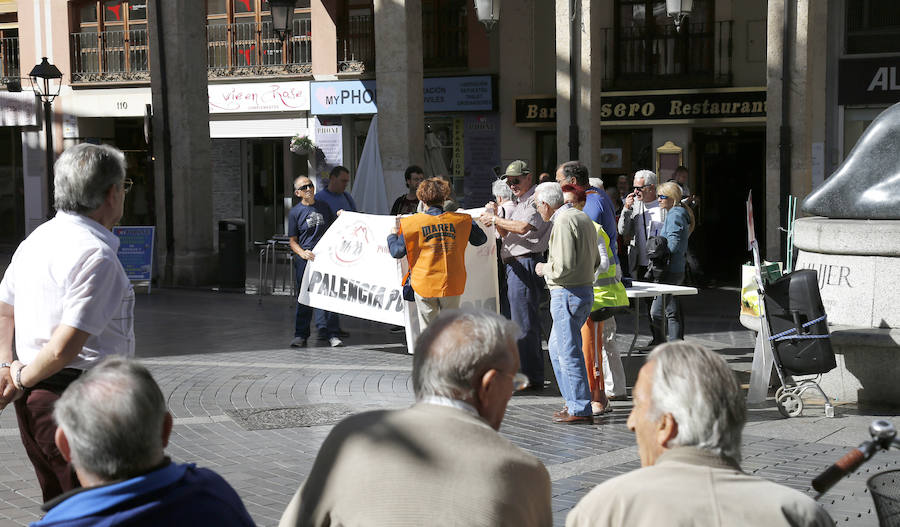 Fotos: Los pensionistas se manifiestan en Palencia