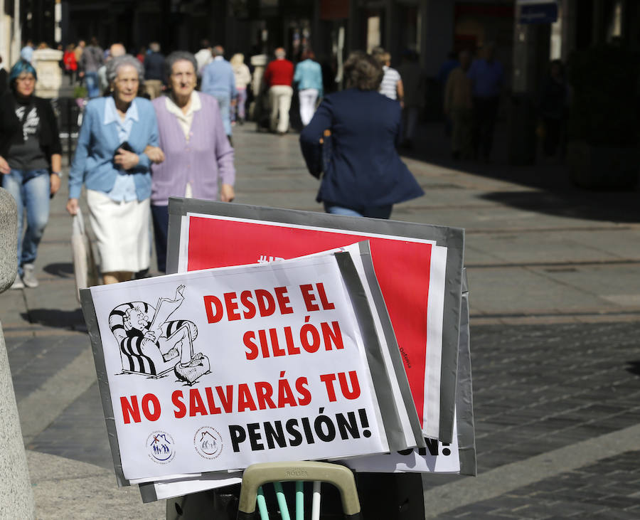 Fotos: Los pensionistas se manifiestan en Palencia