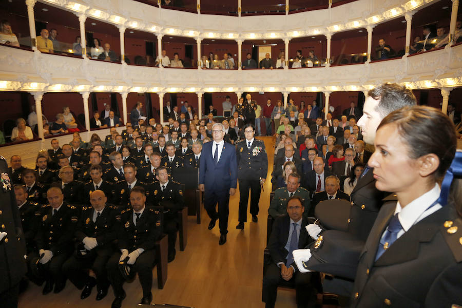 Fotos: Fiesta de los Angeles Custodios de la policia nacional en Palencia