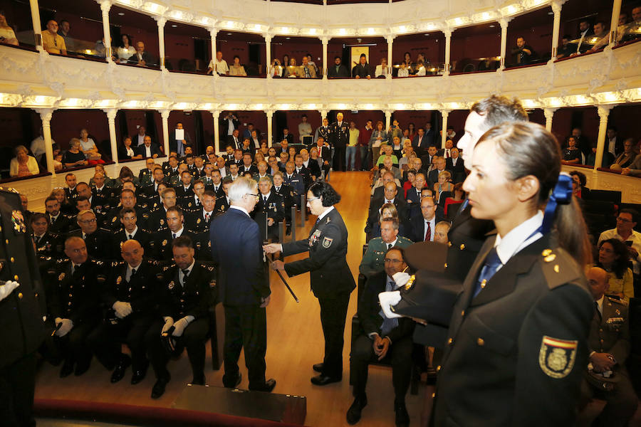 Fotos: Fiesta de los Angeles Custodios de la policia nacional en Palencia