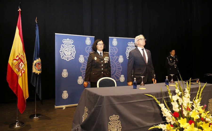Fotos: Fiesta de los Angeles Custodios de la policia nacional en Palencia