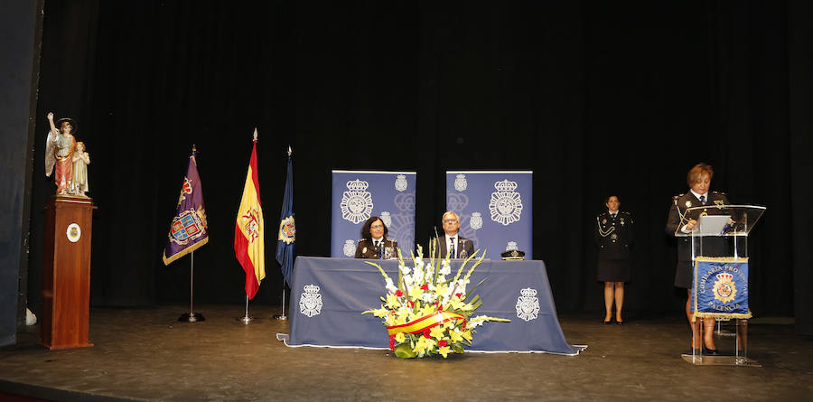 Fotos: Fiesta de los Angeles Custodios de la policia nacional en Palencia