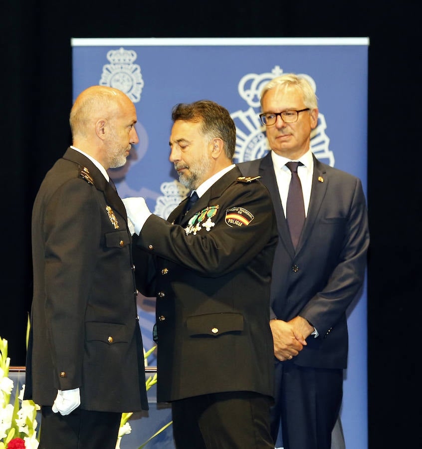 Fotos: Fiesta de los Angeles Custodios de la policia nacional en Palencia