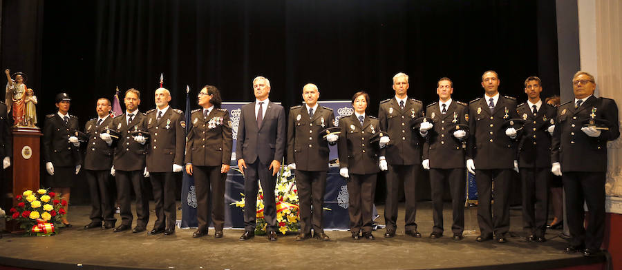 Fotos: Fiesta de los Angeles Custodios de la policia nacional en Palencia