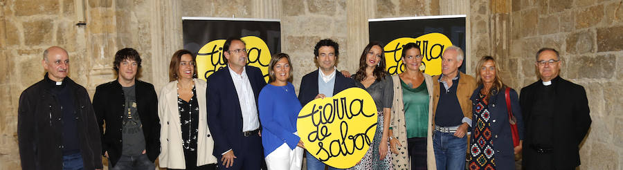 Fotos: Expectación en Palencia ante las cocinas de MasterChef Junior