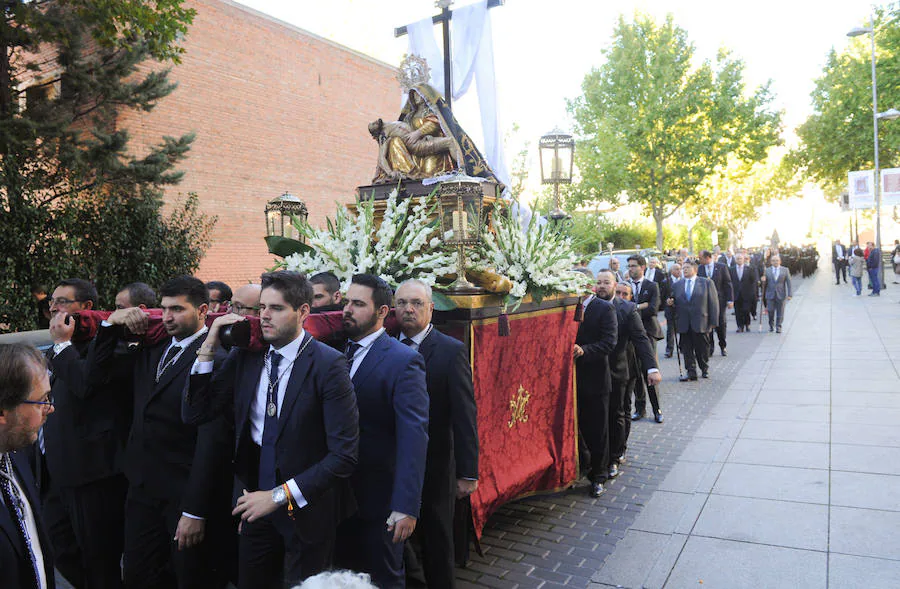 Fotos: Procesión de Nuestra Señora de la Pasión en Valladolid