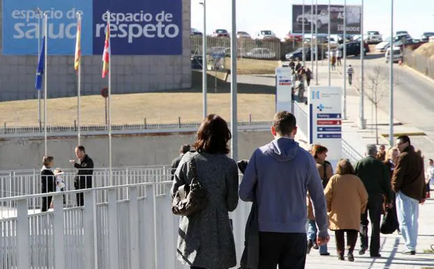 Acceso al Hospital General de Segovia.