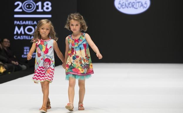 Desfile de Rosalita Señoritas en la Pasarela de la Moda de Castilla y León 2018. 