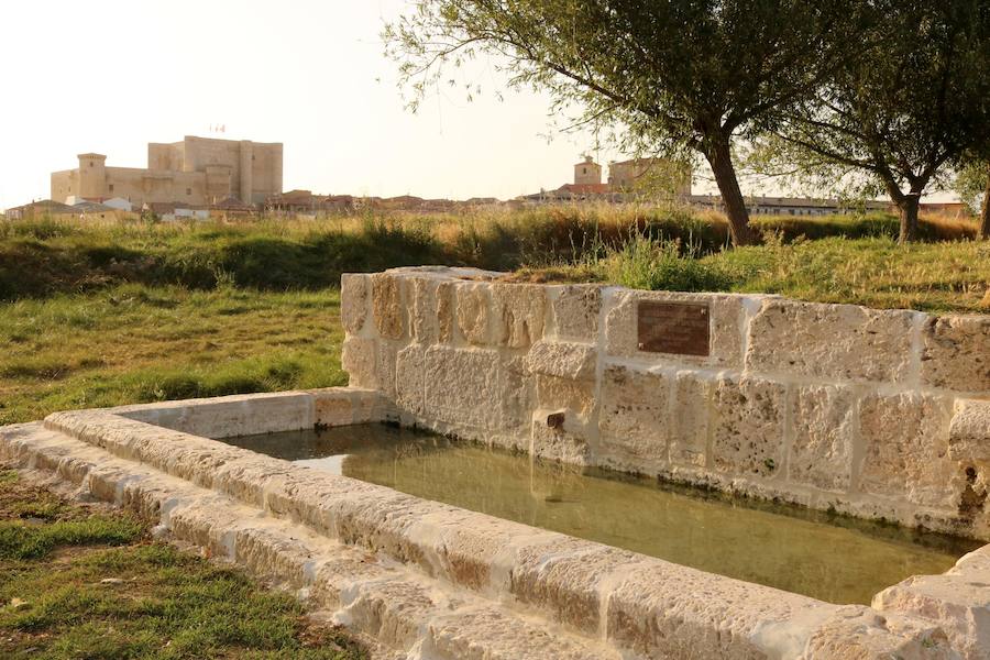 Fotos: Fuentes de Valdepero rehabilita con acierto los pilones