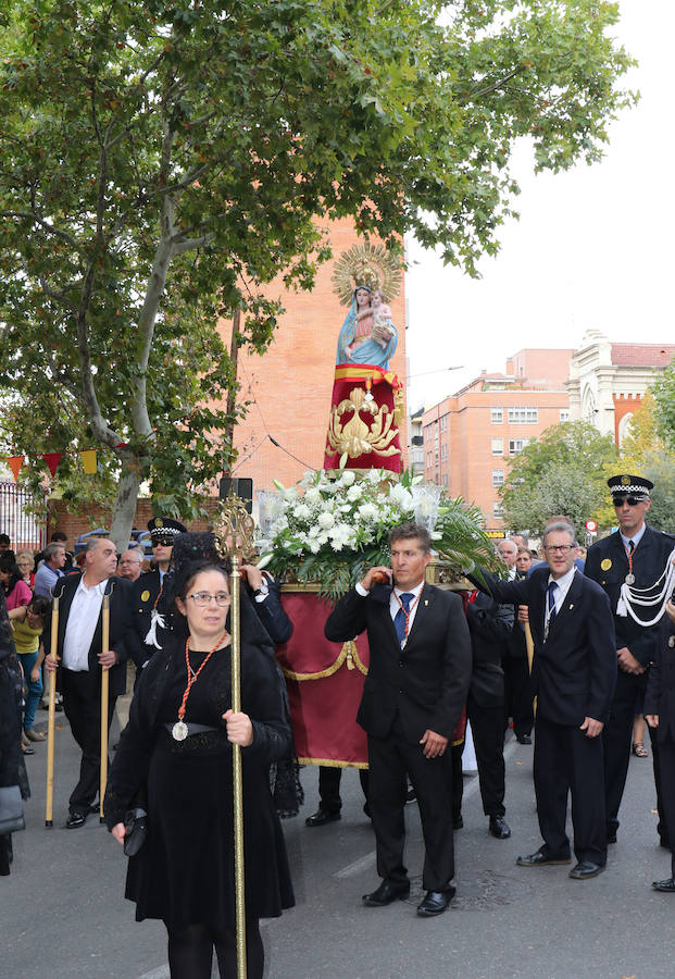 Fotos: Procesión en el barrio de La Pilarica de Valladolid