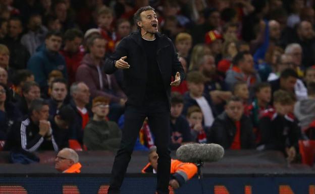 Luis Enrique, durante el partido ante Gales.