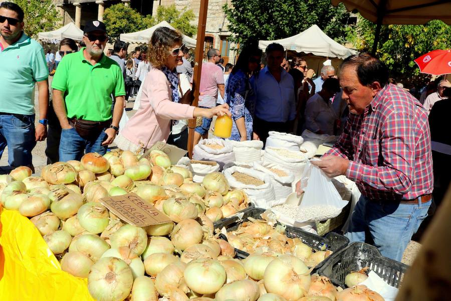 Puesto de cebollas en la feria del año pasado en Palenzuela. 