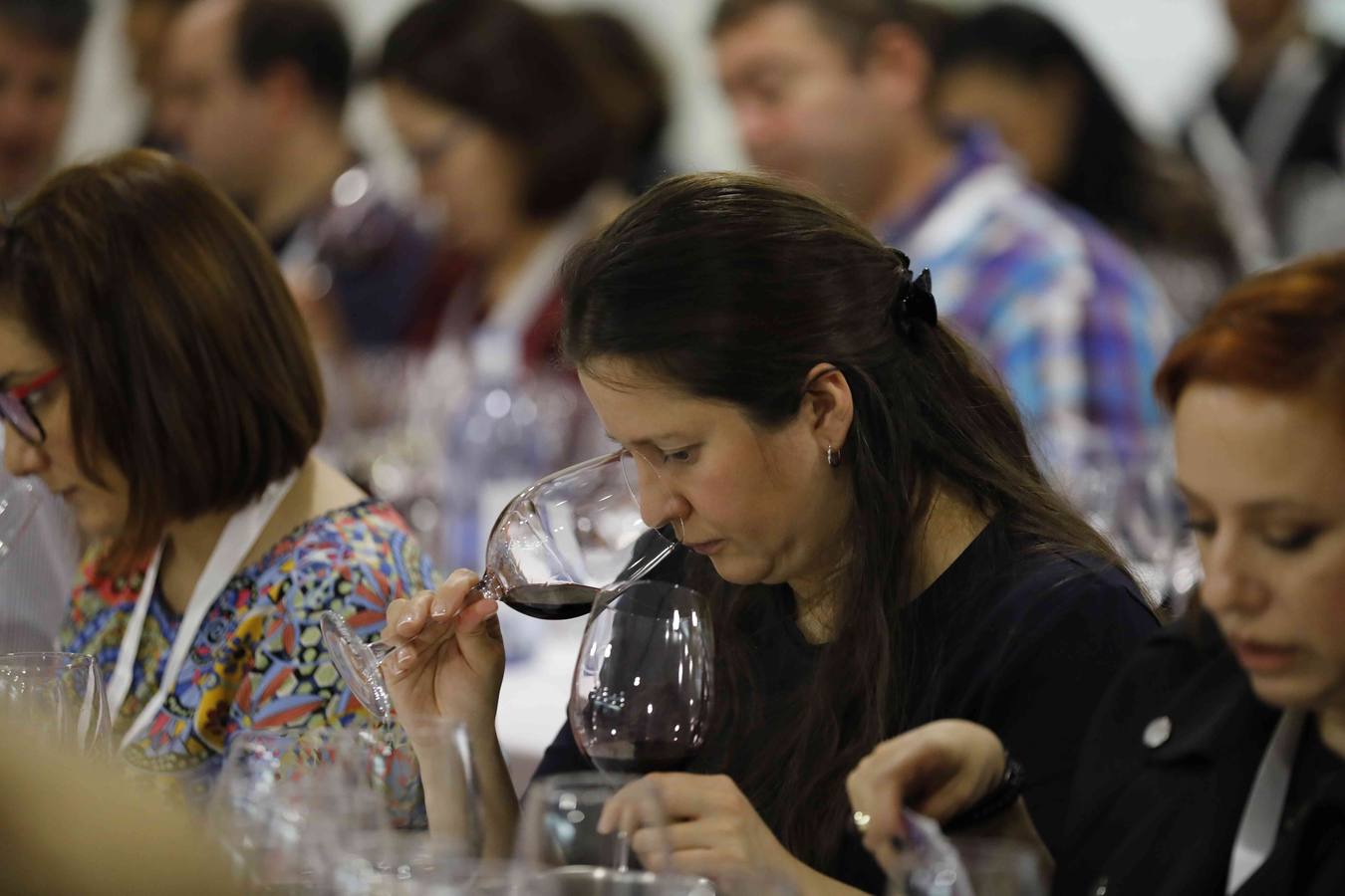 Profesionales de la sumillería de la región se concentran en torno a un programa de diferentes catas de vinos